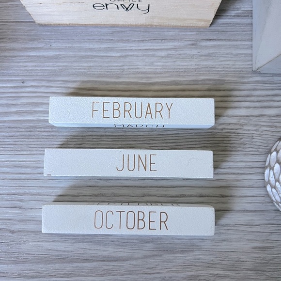 PINEAPPLE desk daily wooden block calendar - Picture 9 of 11